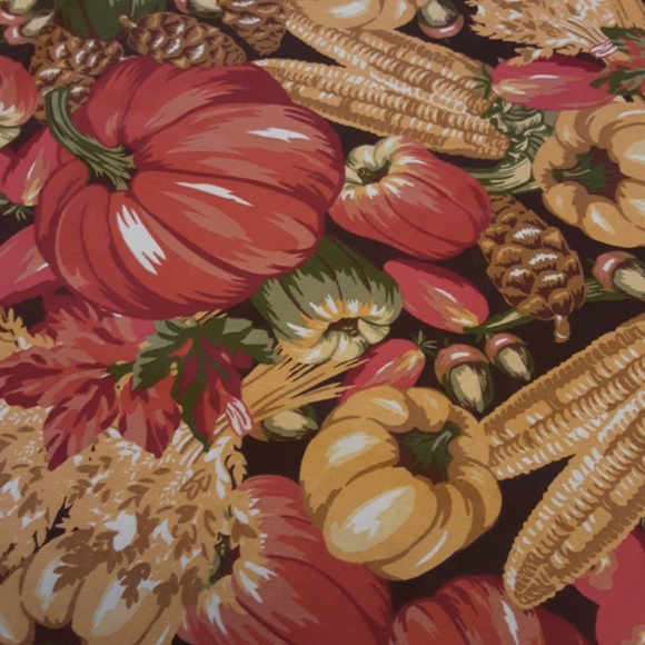 BH&G Fall Vegetable Harvest Thanksgiving Tablecloth & Oven Mitts - Picture 6 of 8